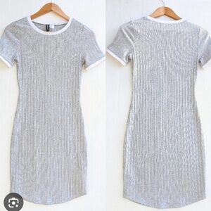 H&M Gray Short Sleeve Dress